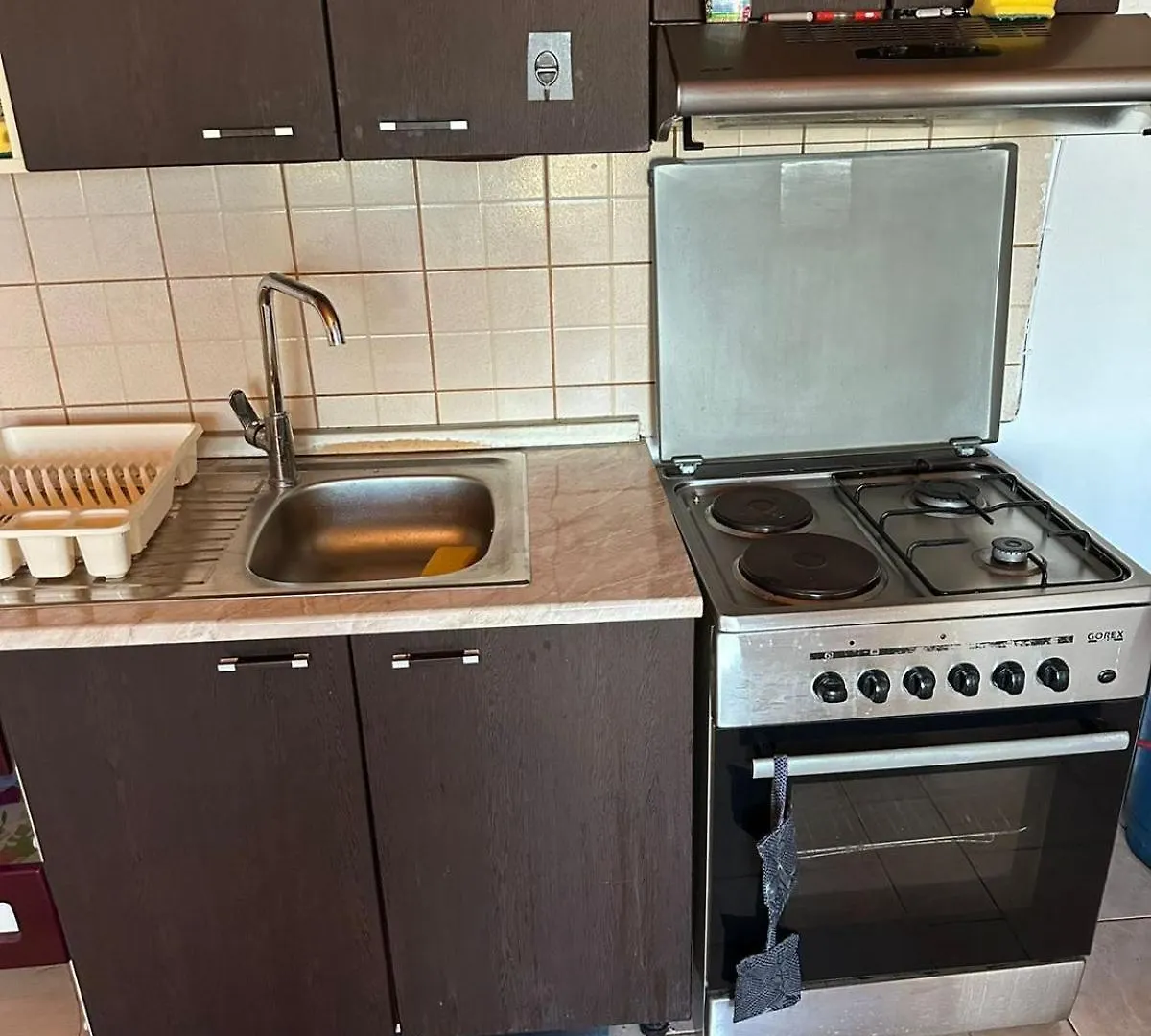 Karaj Apartments Tirana 0*,